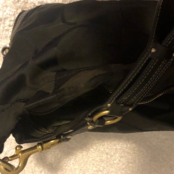 COACH BLACK ON BLACK LOGO shown during live sale - Picture 4 of 5